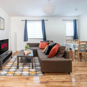https://2-bedroom-flat-near-london-excel.brighton-hotels-england.com